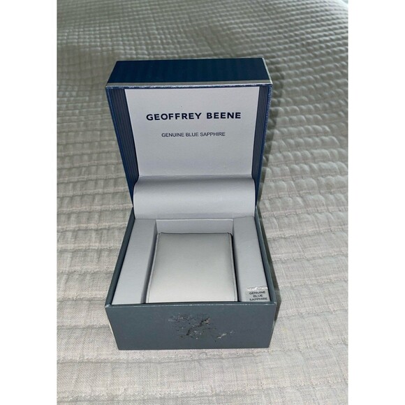 Geoffrey Beene Watch Box - Picture 2 of 2